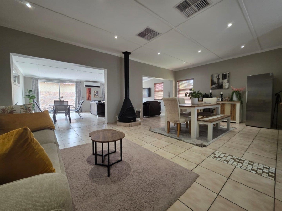 3 Bedroom Property for Sale in Carters Glen Northern Cape